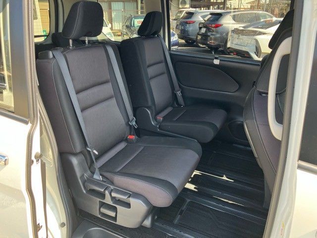 NISSAN SERENA  S-HYBRID 2018 Image 31