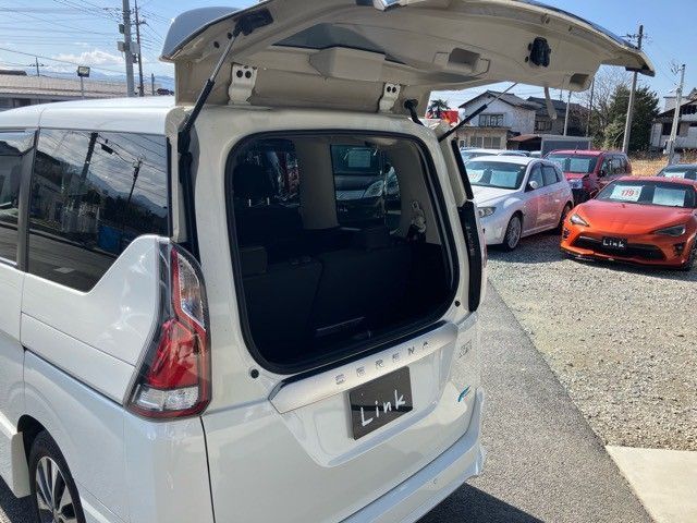 NISSAN SERENA  S-HYBRID 2018 Image 31