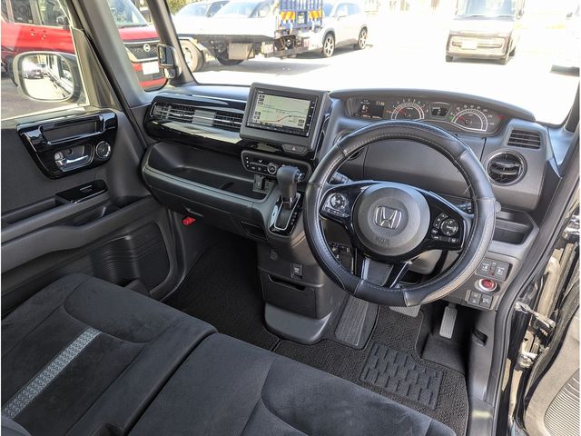 HONDA N BOX CUSTOM 2022 Image 31