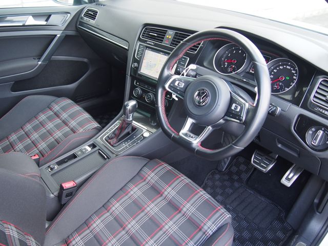 VOLKSWAGEN GOLF GTI 2017 Image 31