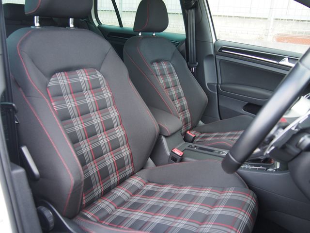 VOLKSWAGEN GOLF GTI 2017 Image 31