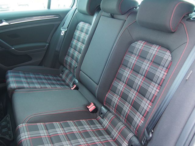 VOLKSWAGEN GOLF GTI 2017 Image 31