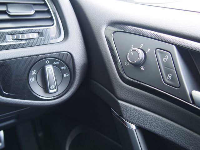 VOLKSWAGEN GOLF GTI 2017 Image 31