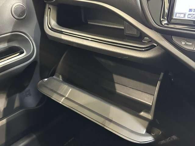 TOYOTA AQUA 2015 Image 31