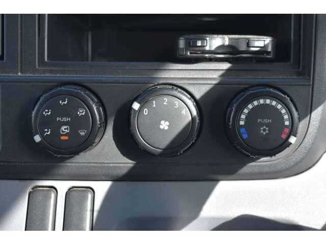 MITSUBISHI CANTER 2015 Image 31