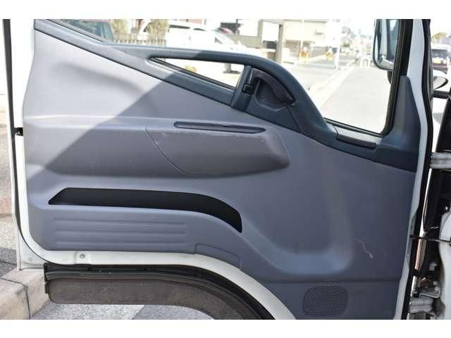 MITSUBISHI CANTER 2015 Image 31