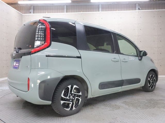 TOYOTA SIENTA HYBRID 2022 Image 31