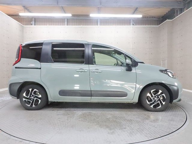 TOYOTA SIENTA HYBRID 2022 Image 31