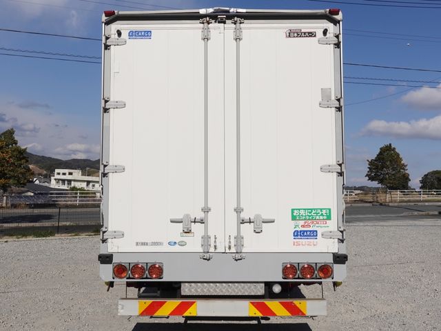 ISUZU FORWARD 2012 Image 31