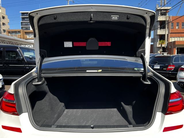 BMW 7SERIES 2015 Image 31