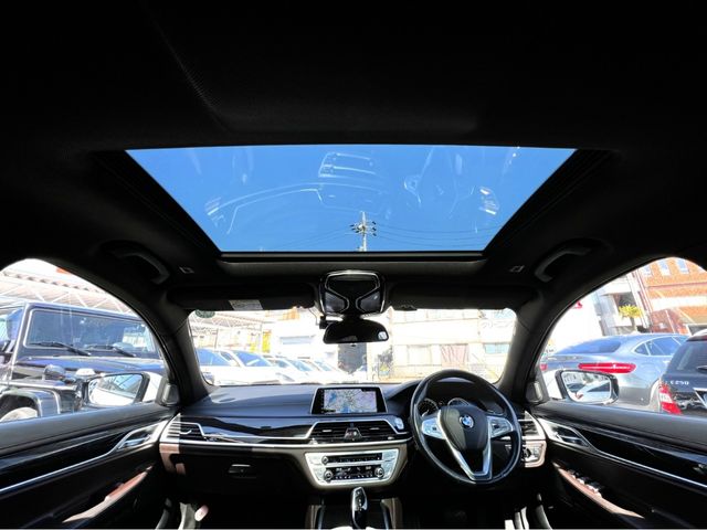 BMW 7SERIES 2015 Image 31