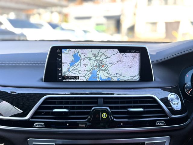 BMW 7SERIES 2015 Image 31