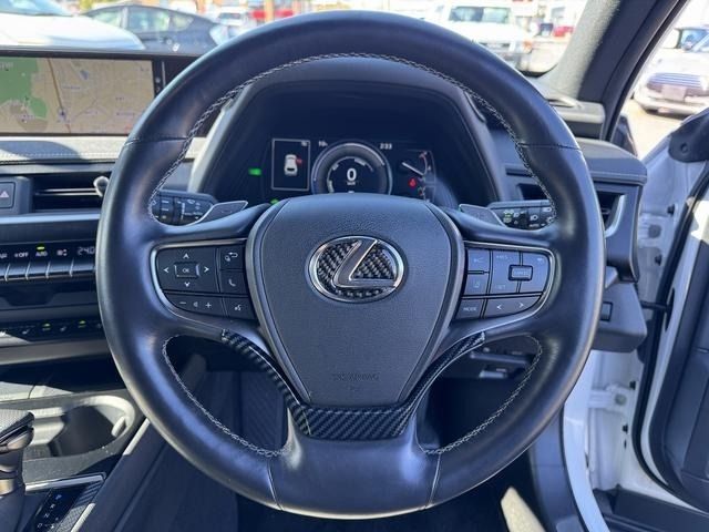 TOYOTA LEXUS UX250H 2021 Image 31