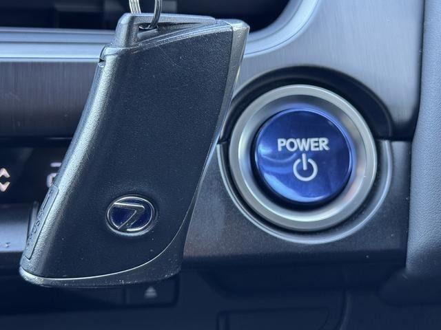 TOYOTA LEXUS UX250H 2021 Image 31