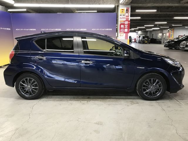 TOYOTA AQUA 2018 Image 31