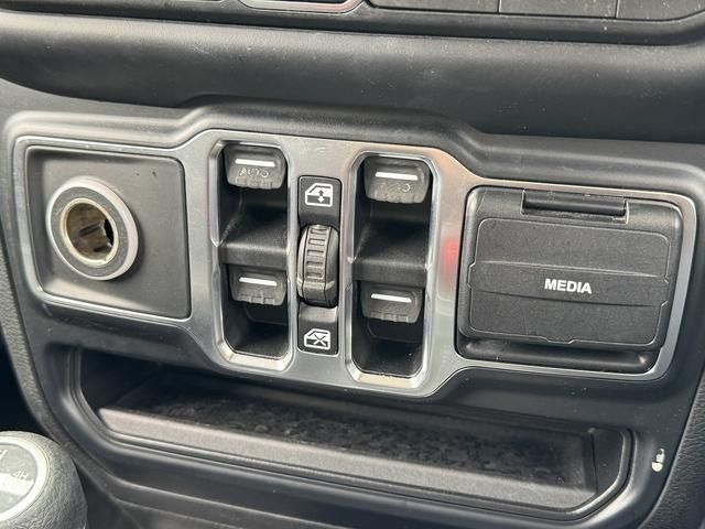 JEEP WRANGLER UNLIMI 2019 Image 31