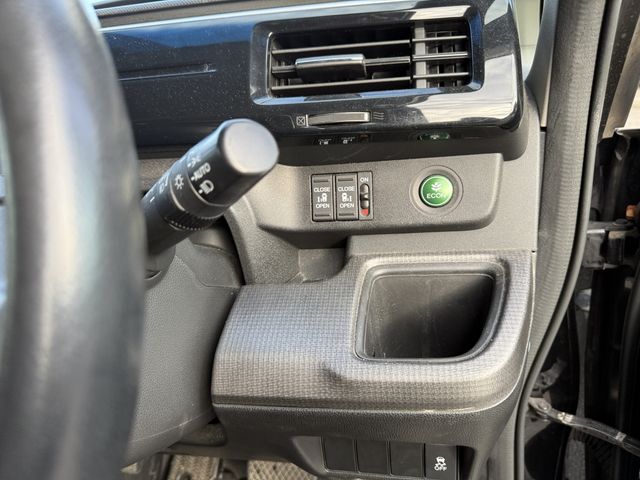 HONDA STEPWAGON SPADA 2015 Image 31