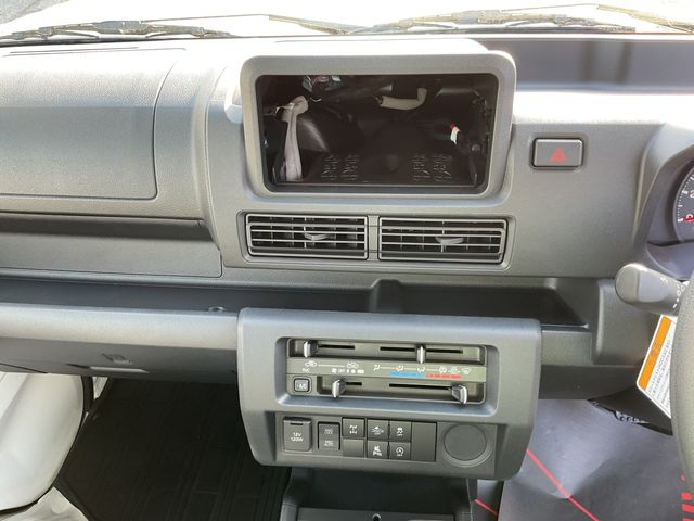 DAIHATSU HIJET TRUCK 4WD 2026 Image 31