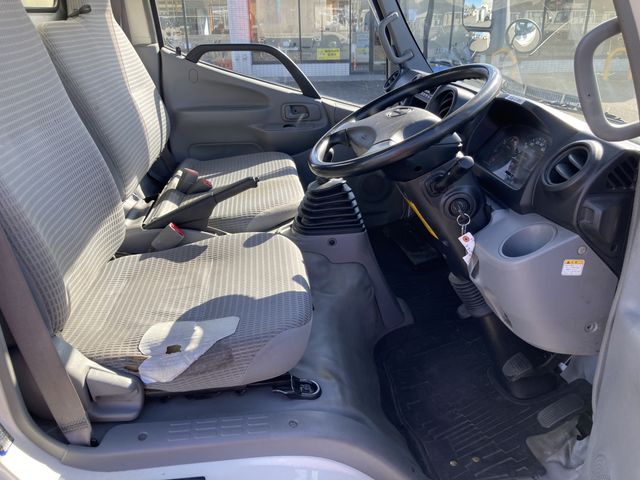 HINO DUTRO 2015 Image 31