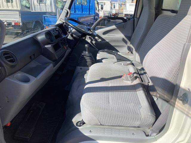 HINO DUTRO 2015 Image 31