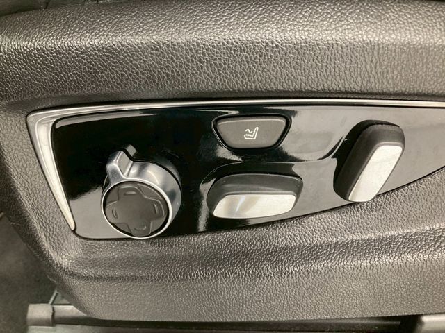 CADILLAC ESCALADE 2018 Image 31