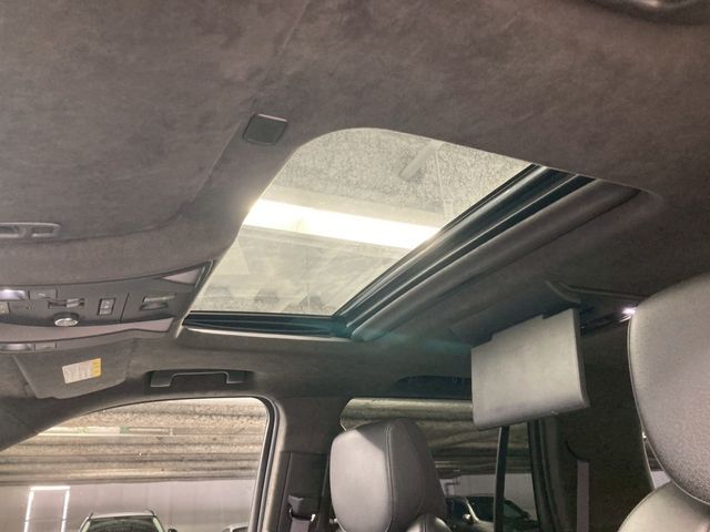 CADILLAC ESCALADE 2018 Image 31