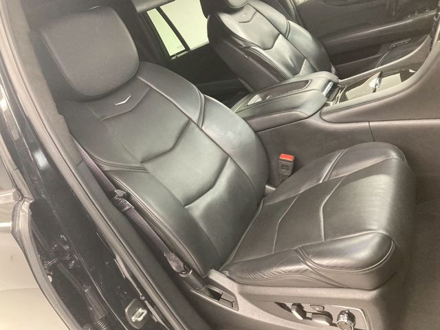 CADILLAC ESCALADE 2018 Image 31