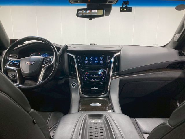 CADILLAC ESCALADE 2018 Image 31