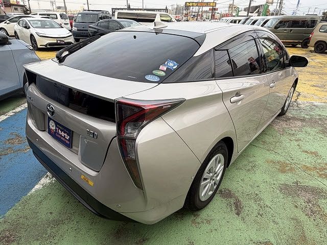 TOYOTA PRIUS 2018 Image 31