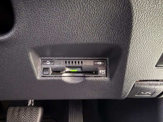 TOYOTA PRIUS 2018 Image 31