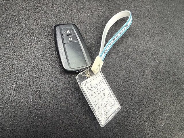 TOYOTA PRIUS 2018 Image 31