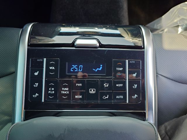 TOYOTA CROWN SEDAN HYBRID 2019 Image 31