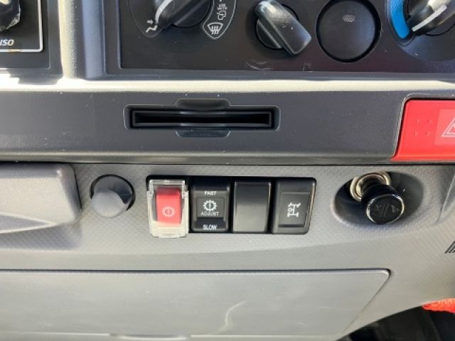 ISUZU ELF 2016 Image 31