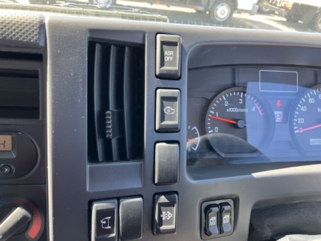 ISUZU ELF 2016 Image 31