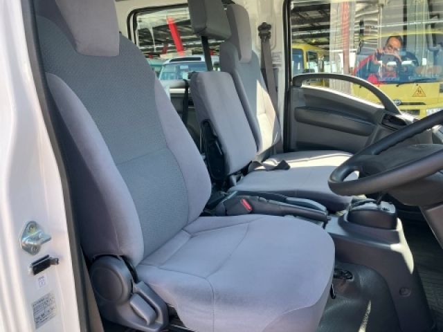 ISUZU ELF 2016 Image 31