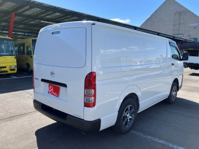 TOYOTA HIACE VAN 4WD 2025 Image 31