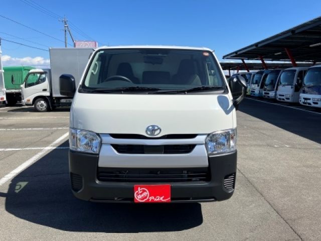 TOYOTA HIACE VAN 4WD 2025 Image 31