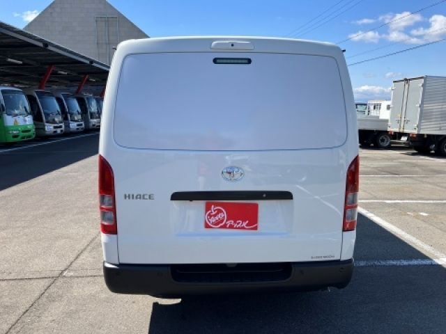 TOYOTA HIACE VAN 4WD 2025 Image 31