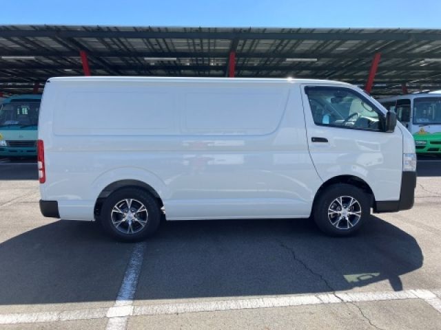 TOYOTA HIACE VAN 4WD 2025 Image 31