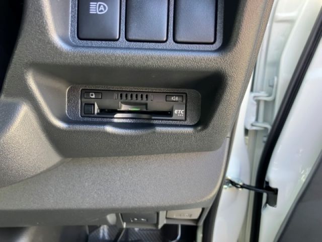 TOYOTA HIACE VAN 4WD 2025 Image 31