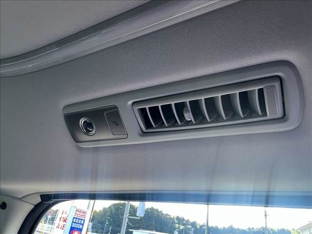 TOYOTA ALPHARD HYBRID 4WD 2016 Image 31