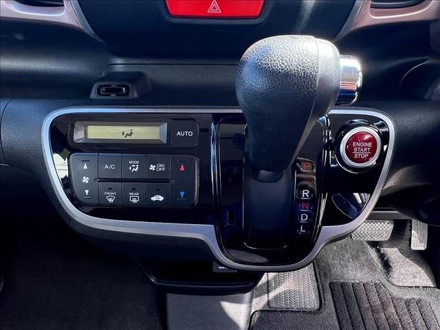 HONDA N BOX 2014 Image 31