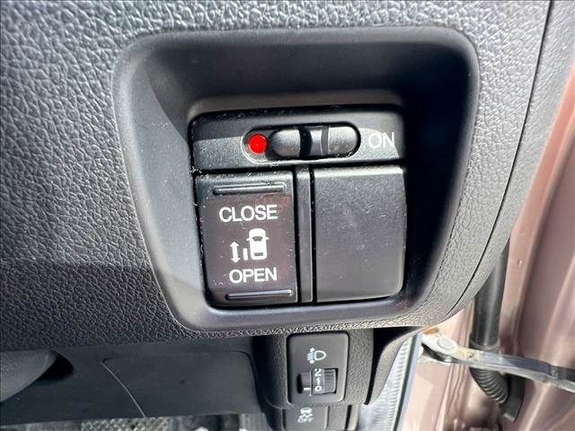 HONDA N BOX 2014 Image 31