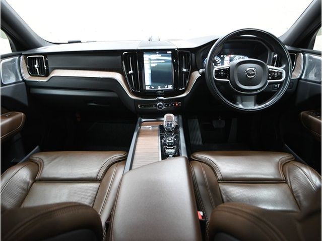 VOLVO XC60 2021 Image 31