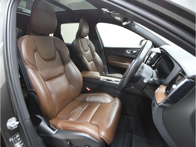 VOLVO XC60 2021 Image 31