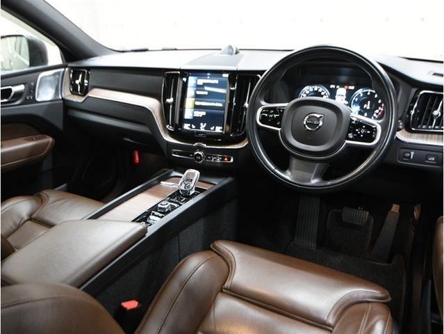 VOLVO XC60 2021 Image 31