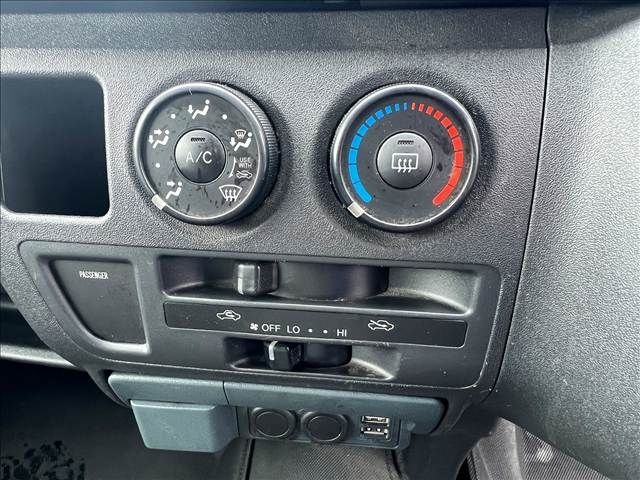 TOYOTA REGIUSACE VAN 4WD 2008 Image 31