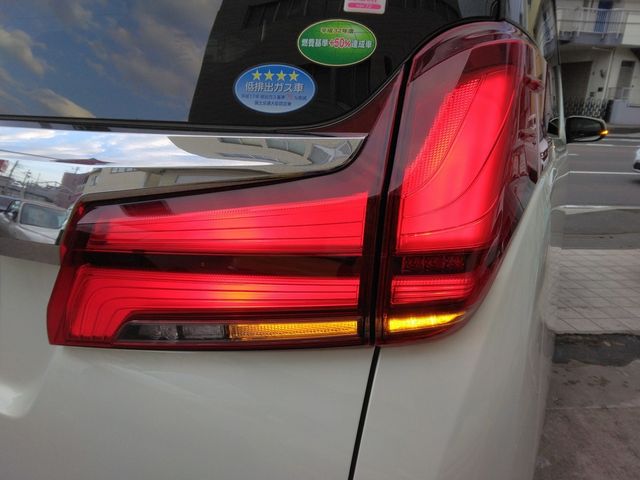 TOYOTA ALPHARD HYBRID 4WD 2019 Image 31