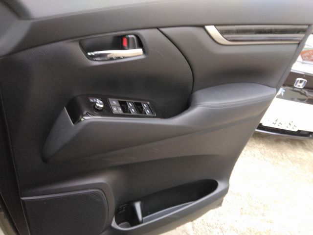 TOYOTA ALPHARD HYBRID 4WD 2019 Image 31