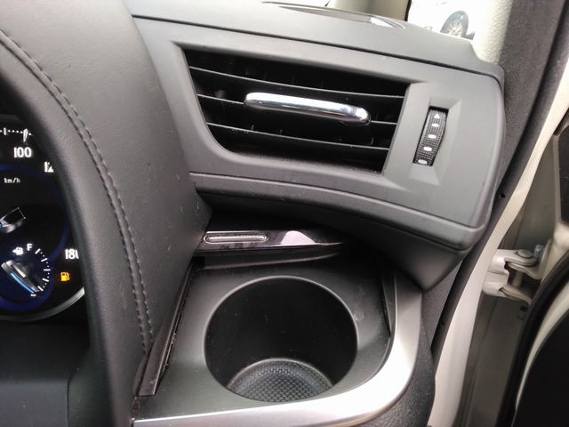 TOYOTA ALPHARD HYBRID 4WD 2019 Image 31